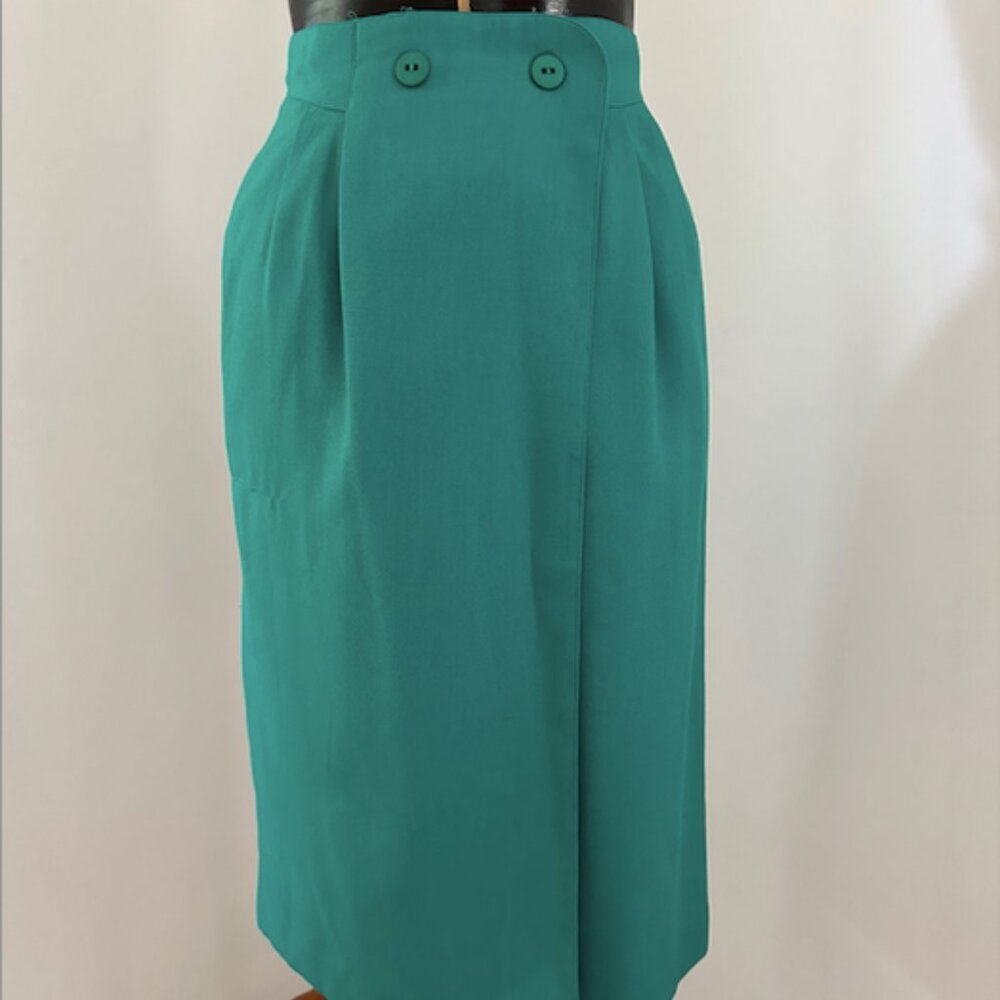 Vintage high-waisted green skirt